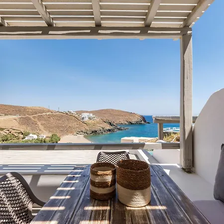 Mykonos & Willa Merchia Beach