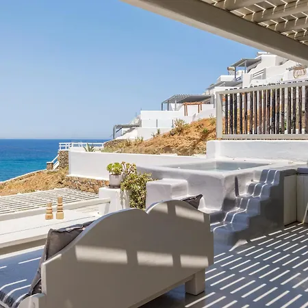 Willa Mykonos & *