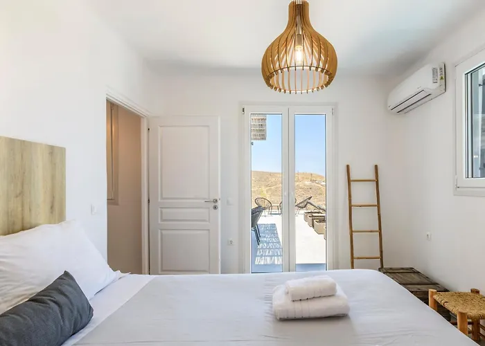 Villa Mykonos & *