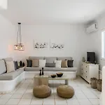 Villa Mykonos & *